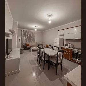 Apartament Yourhome, Tirana